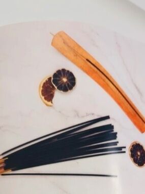 INCENSE STICK PACK WITH INCENSE HOLDER CAUSTRALIAN SANDALWOOD OR PARADISE SKIES